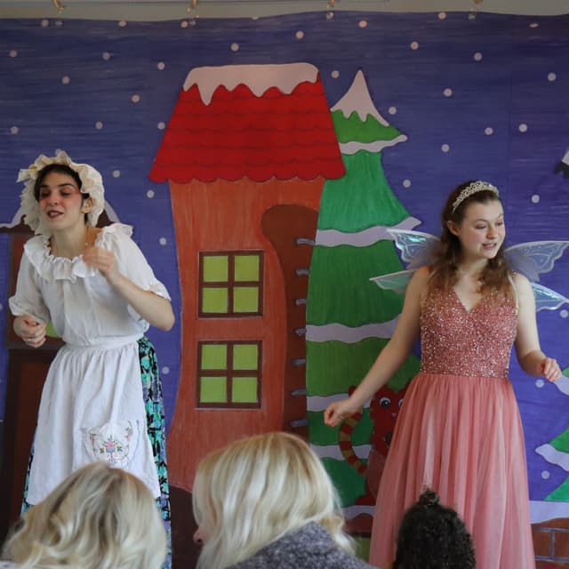 Christmas Show 2025 - The Little Play Lounge